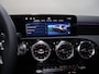 Mercedes-Benz A-klasse 250 e Business Solution AMG | Panoramaschuifdak | Premium Plus | 19”AMG-velgen | Head-up display | Dodehoekassistent |