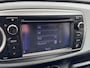 Toyota Yaris 1.5 HYBRID ASPIRATION TREKHAAK CLIMA CRUISE CAMERA BLUETOOTH 15'' LM-VELGEN NL-AUTO PRIVACY GLASS