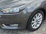 Ford Focus Wagon 1.0 Titanium D-riem nieuw! Navi l Cruise l Stoel&stuurverwarming l Keyless l Parkeerhulp l Trekhaak l TOPSTAAT!