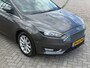 Ford Focus Wagon 1.0 Titanium D-riem nieuw! Navi l Cruise l Stoel&stuurverwarming l Keyless l Parkeerhulp l Trekhaak l TOPSTAAT!