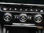 Volkswagen Golf 1.5 TSI 150 PK Highline Business R | LED | Navigatie | Parkeersensoren | Climate Control | Stoelverwarming |