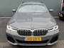 BMW 5-Serie Touring BWJ 2022 530e xDrive 293 PK High Executive M-Sport AUTOMAAT | TREKHAAK ELEKTR. | STOELVERW. | KEYLESS | ELEKTR. VERSTELBAAR | ADAPTIVE CRUISE | NAVI | CLIMA | CAMERA | PDC | LMV