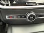 Volvo V60 BWJ 2021 2.0 B4 200 PK Momentum Advantage AUTOMAAT | NAVI | CLIMA | CRUISE | CARPLAY & ANDROID | LANE ASSIST | DAB | PDC | LMV
