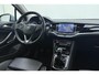 Opel Astra Sports Tourer 1.4 Innovation | Lederen bekleding | Stoelverwarming en stoel koeling | Climate control | Navigatie pakket | Camera achter | Electrische achterklep | Uniek mooie auto met alle denkbare opties | 150 pk | Schuif kanteldak |