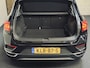 Volkswagen T-Roc 1.5 TSI Active | 17" | CarPlay | Stoelverw. |