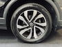 Volkswagen T-Roc 1.5 TSI Active | 17" | CarPlay | Stoelverw. |