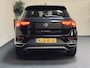 Volkswagen T-Roc 1.5 TSI Active | 17" | CarPlay | Stoelverw. |