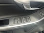 Volvo XC60 2.4 D4 AWD MOMENTUM AUTOMAAT NAVIGATIE CRUISE CONTROL CLIMATE CONTROL BLUETOOTH TELEFOON MEDIA VOORBEREIDING 17" LICHTMETALEN VELGEN AFNEEMBARE TREKHAAK ZEER MOOI !!