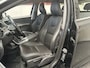 Volvo XC60 2.4 D4 AWD MOMENTUM AUTOMAAT NAVIGATIE CRUISE CONTROL CLIMATE CONTROL BLUETOOTH TELEFOON MEDIA VOORBEREIDING 17" LICHTMETALEN VELGEN AFNEEMBARE TREKHAAK ZEER MOOI !!