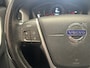 Volvo XC60 2.4 D4 AWD MOMENTUM AUTOMAAT NAVIGATIE CRUISE CONTROL CLIMATE CONTROL BLUETOOTH TELEFOON MEDIA VOORBEREIDING 17" LICHTMETALEN VELGEN AFNEEMBARE TREKHAAK ZEER MOOI !!