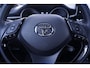 Toyota C-HR / C-HR+ 2.0 Hybrid Dynamic Team Duitsland Apple-carplay 18"-lmv Led-verlichting Camera DAB-ontvangst stoel-verwarming lane-assist cruise-controle inparkeerhulp Climate-controle mistlampen voor PDC v+a private-glas