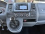 Volkswagen Transporter 2.0 TDI L1H1 DC Dubbele schuifdeur Airco Cruise controle Trekhaak 2200kg trekgewicht Navigatiesysteem Sitebars Telefoonverbinding 5-Persoons Zie foto voor onderhoudshistorie!! Euro 5