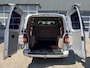 Volkswagen Transporter 2.0 TDI L1H1 DC Dubbele schuifdeur Airco Cruise controle Trekhaak 2200kg trekgewicht Navigatiesysteem Sitebars Telefoonverbinding 5-Persoons Zie foto voor onderhoudshistorie!! Euro 5