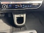 Hyundai Ioniq 5 Connect 77.4 kWh / Dealer onderhouden / Accu SoH 99 % / Fabrieksgarantie tot 05-2028 / Warmtepomp / CCS snel laden / Navigatie / Apple Carplay Android / Stuur-, stoel & achterbankverwarming / 19" LM wielen /