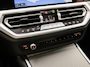 BMW 3-Serie 330e M Sport High Executive 292Pk Automaat (SOH 87%, PANORAMADAK, M PAKKET, APPLE CARPLAY, CAMERA, LEDER/ALCANTARA, SFEERVERLICHTING, GETINT GLAS, ELEK ACHTERKLEP, STOELVERWARMING, NIEUWSTAAT)