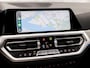 BMW 3-Serie 330e M Sport High Executive 292Pk Automaat (PANORAMADAK, M PAKKET, APPLE CARPLAY, CAMERA, LEDER/ALCANTARA, SFEERVERLICHTING, GETINT GLAS, ELEK ACHTERKLEP, STOELVERWARMING, NIEUWSTAAT)