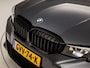 BMW 3-Serie 330e M Sport High Executive 292Pk Automaat (PANORAMADAK, M PAKKET, APPLE CARPLAY, CAMERA, LEDER/ALCANTARA, SFEERVERLICHTING, GETINT GLAS, ELEK ACHTERKLEP, STOELVERWARMING, NIEUWSTAAT)