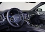 Volvo V60 T6 Recharge AWD Plus Dark Panorama/schuifdak - IntelliSafe Assist & Surround - 360º Camera - Harman/Kardon audio - Verwarmde voorstoelen, stuur & achterbank - Parkeersensoren voor & achter - Elektr. bedienb. voorstoelen met geheugen - Head up display - Extra getint glas - 19' LMV