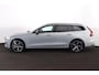 Volvo V60 T6 Recharge AWD Plus Dark Panorama/schuifdak - IntelliSafe Assist & Surround - 360º Camera - Harman/Kardon audio - Verwarmde voorstoelen, stuur & achterbank - Parkeersensoren voor & achter - Elektr. bedienb. voorstoelen met geheugen - Head up display - Extra getint glas - 19' LMV