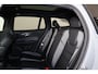 Volvo V60 T6 Recharge AWD Plus Dark Panorama/schuifdak - IntelliSafe Assist & Surround - 360º Camera - Harman/Kardon audio - Verwarmde voorstoelen, stuur & achterbank - Parkeersensoren voor & achter - Elektr. bedienb. voorstoelen met geheugen - Head up display - Extra getint glas - 19' LMV