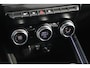 Renault Clio 1.0 TCe Intens Half Leder LED 16 inch LMV Keyless Navigatie Achteruitrijcamera Sfeerverlichting Carplay Android PDC