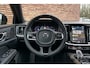 Volvo V60 2.0 T8 Plug-in hybrid AWD Plus Dark | Panoramisch schuif-/ kanteldak | Elektrisch verstelbare voorstoelen met geheugenfunctie | Harman Kardon | Trekhaak, inklapbaar | 18 inch. lichtmetalen velgen | All-season banden | Stoel-/ stuurwielverwarming | Verwarmde achterbank | Pilot assist | BLIS
