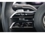 Mercedes-Benz A-klasse 180 AMG Line Night Pakket Automaat Panoramadak 19 inch Keyless Sfeerverlichting Burmester Carplay Navigatie Camera Half Leder Stoelverwarming NAP! Dealer onderhouden!