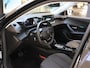 Peugeot e-2008 EV Allure Pack 50 kWh | 94% SoH | Achteruitrijcamera | Navigatie | Apple Carplay/Android auto