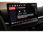 Volkswagen T-Roc 1.5 eTsi 150pk DSG R-Line First Edition Panoramadak Trekhaak Camera Stoelverwarming Keyless Virtual Cockpit Navigatie