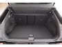 Volkswagen T-Roc 1.5 eTsi 150pk DSG R-Line First Edition Panoramadak Trekhaak Camera Stoelverwarming Keyless Virtual Cockpit Navigatie