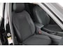 Volkswagen T-Roc 1.5 eTsi 150pk DSG R-Line First Edition Panoramadak Trekhaak Camera Stoelverwarming Keyless Virtual Cockpit Navigatie