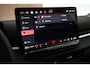 Volkswagen T-Roc 1.5 eTsi 150pk DSG R-Line First Edition Panoramadak Trekhaak Camera Stoelverwarming Keyless Virtual Cockpit Navigatie