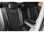 Volkswagen T-Roc 1.5 eTsi 150pk DSG R-Line First Edition Panoramadak Trekhaak Camera Stoelverwarming Keyless Virtual Cockpit Navigatie