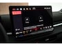 Volkswagen T-Roc 1.5 eTsi 150pk DSG R-Line First Edition Panoramadak Trekhaak Camera Stoelverwarming Keyless Virtual Cockpit Navigatie