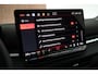 Volkswagen T-Roc 1.5 eTsi 150pk DSG R-Line First Edition Panoramadak Trekhaak Camera Stoelverwarming Keyless Virtual Cockpit Navigatie