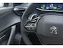 Peugeot 2008 1.2 PureTech Allure Pack | Automaat | Climate control | Navigatie pakket | Camera achter | Trekhaak | Electrisch inklapbare spiegels | Weinig kms !!! |