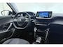 Peugeot 2008 1.2 PureTech Allure Pack | Automaat | Climate control | Navigatie pakket | Camera achter | Trekhaak | Electrisch inklapbare spiegels | Weinig kms !!! |