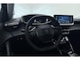 Peugeot 2008 1.2 PureTech Allure Pack | Automaat | Climate control | Navigatie pakket | Camera achter | Trekhaak | Electrisch inklapbare spiegels | Weinig kms !!! |