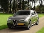 Alfa Romeo Stelvio 2.0 T AWD Velocest. | Carplay!! | Flippers | Uniek-netjes! | Donkere hemelbekl.