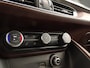 Alfa Romeo Stelvio 2.0 T AWD Velocest. | Carplay!! | Flippers | Uniek-netjes! | Donkere hemelbekl.