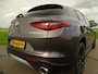 Alfa Romeo Stelvio 2.0 T AWD Velocest. | Carplay!! | Flippers | Uniek-netjes! | Donkere hemelbekl.