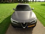 Alfa Romeo Stelvio 2.0 T AWD Velocest. | Carplay!! | Flippers | Uniek-netjes! | Donkere hemelbekl.