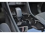 Volvo EX40 Extended Range Ultra Black Ed. 82 kWh - Panorama/schuifdak - IntelliSafe Assist & Surround - 360º Camera - Harman/Kardon audio - Adaptieve LED koplampen - Verwarmde voorstoelen & stuur - Parkeersensoren voor & achter - Elektr. bedienb. voorstoelen met geheugen links - Draadloze tel. lader - Warmtepomp - Extra getint glas - 20' LMV
