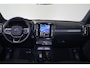 Volvo EX40 Extended Range Ultra Black Ed. 82 kWh - Panorama/schuifdak - IntelliSafe Assist & Surround - 360º Camera - Harman/Kardon audio - Adaptieve LED koplampen - Verwarmde voorstoelen & stuur - Parkeersensoren voor & achter - Elektr. bedienb. voorstoelen met geheugen links - Draadloze tel. lader - Warmtepomp - Extra getint glas - 20' LMV