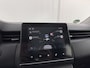 Renault Clio 1.6 E-Tech Hybrid 145 Equilibre (INCL-BTW) Aut. *FULL-LED | COMFORTSEATS | CARPLAY | KEYLESS | DAB+ | ECC | PDC | CRUISE | DIGI-COCKPIT | LANE-ASSIST | TOWBAR*
