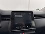 Renault Clio 1.6 E-Tech Hybrid 145 Equilibre (INCL-BTW) Aut. *FULL-LED | COMFORTSEATS | CARPLAY | KEYLESS | DAB+ | ECC | PDC | CRUISE | DIGI-COCKPIT | LANE-ASSIST | TOWBAR*