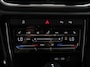 Volkswagen T-Roc 1.5 TSI 150pk Automaat R-Line Edition Navigatie Apple Carplay/Android Auto Camera Climate Control Electrisch te openen achterklep Dab Verwarmbare stoelen