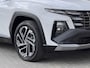 Hyundai Tucson 1.6 T-GDI PHEV Premium Sky 4WD / Accu SoH 100 % / Panorama schuifdak / Wit leder / HUD / Camera / Elektr. stoelen & klep / Stoelventilatie / Stuur-, stoel- en achterbankverwarming /19" LM wielen & All Season banden /