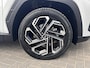 Hyundai Tucson 1.6 T-GDI PHEV Premium Sky 4WD / Accu SoH 100 % / Panorama schuifdak / Wit leder / HUD / Camera / Elektr. stoelen & klep / Stoelventilatie / Stuur-, stoel- en achterbankverwarming /19" LM wielen & All Season banden /