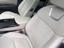 Hyundai Tucson 1.6 T-GDI PHEV Premium Sky 4WD / Accu SoH 100 % / Panorama schuifdak / Wit leder / HUD / Camera / Elektr. stoelen & klep / Stoelventilatie / Stuur-, stoel- en achterbankverwarming /19" LM wielen & All Season banden /
